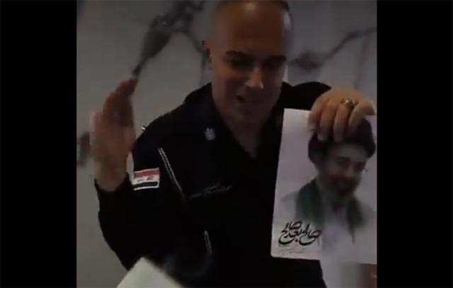 فيديو لموظف جوازات عراقي يثير موجة غضب واسعة