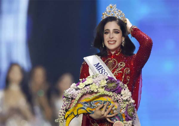 "فاطمة" ملكة جمال المكسيك تفوز بلقب "ملكة جمال الكون" بعد أن وصفت بـ الغبية  