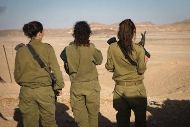جنديات في لواء غولاني يشتكين من تصويرهن داخل دورات المياه في القاعدة العسكرية
