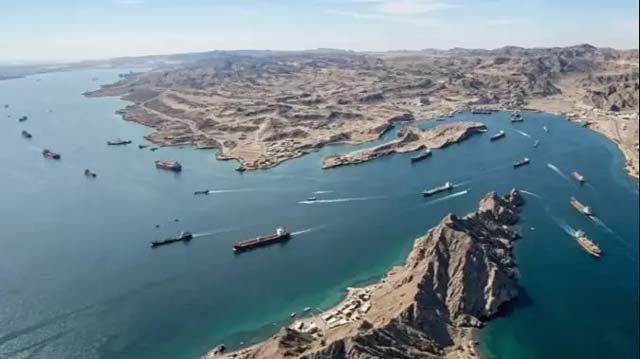 طهران ترفض مقترحاً أمريكياً بشأن مضيق هرمز وتصر على وقف الحرب أولاً