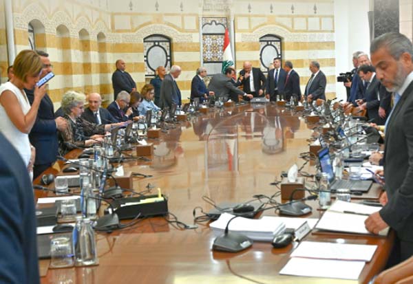 هل يكون المخرج في جلسة تقرير الجيش؟