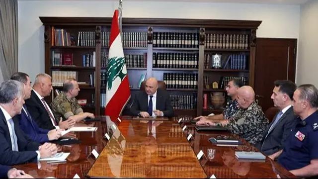 عون يرأس اجتماعاً أمنياً مشدداً و يلتقي فهمي..  وتأكيد التزام الجامعة العربية بسيادة لبنان واستقراره