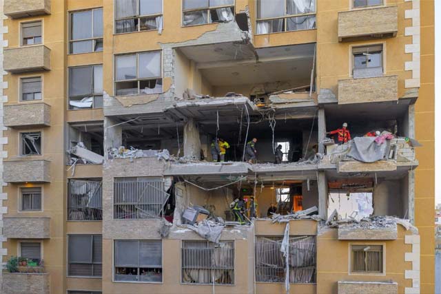 استهداف شقة في منطقة عائشة بكار.. والإعلام الإسرائيلي يؤكد سقوط قتلى في مركز الجماعة الإسلامية المستهدف..