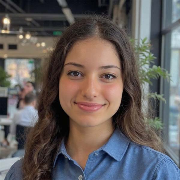 لأول مرة في تاريخه انتخاب طالبة فلسطينية رئيسة لاتحاد أكسفورد الطلابي