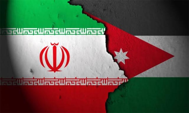 الحرس الثوري يعلن استهداف الأردن بصواريخ باليستية