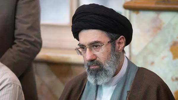 مجلس الخبراء اختار مجتبى خامنئي قائدًا ثالثًا لإيران خلفًا لوالده.. وترمب.. "لست سعيدا بذلك"..