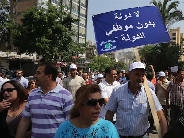 مرسوم الساعات الإضافية: ترقيع يعزّز اللاعدالة الوظيفية