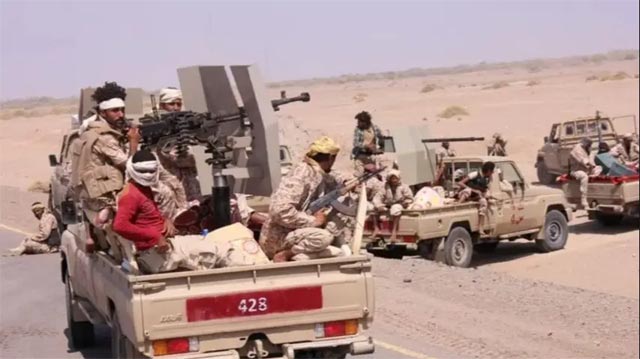 القوات الحكومية تُحكم سيطرتها على المخا وباب المندب ضمن "فجر اليمن".. وانفجارات هزت شمال الرياض