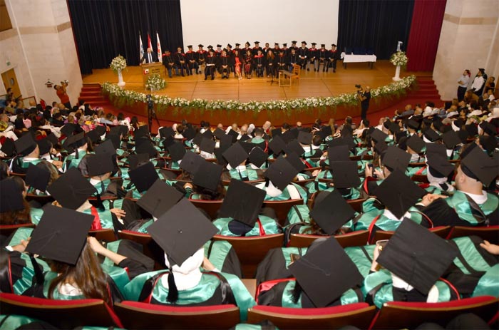 كلية العلوم الطبية تحتفل بتخريج طلابها/دفعة 2025-2026