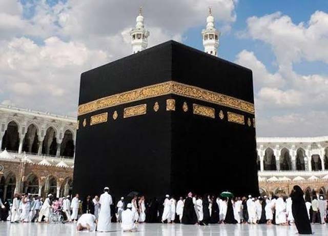 هيئة الحج والعمرة في لبنان تحصر سفر الحجاج والمعتمرين جواً عبر مطار بيروت وتمنع الحملات البرية