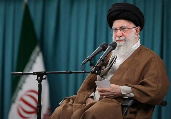 خامنئي: الولايات المتحدة "لم تحقق أي إنجاز" في ضرباتها على إيران.. و الاستسلام أمر لن يحدث أبدا