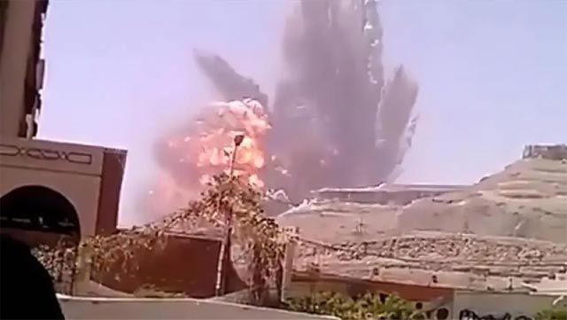 فيديو لقصف حي سكني في صنعاء بقنبلة محرّمة دوليًا.. ما حقيقته؟  