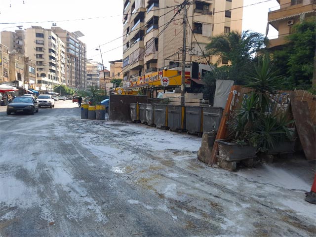بدء رفع النفايات من شوارع صيدا بعد إعادة فتح المعمل والبلدية اكدت العمل لحل الأزمة