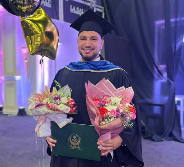 وجيه محمد حنقير ممرض مُجاز بـ "درجة جيد"..