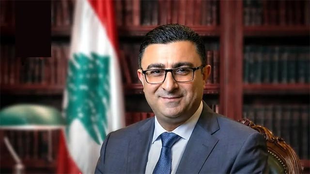النائب العام التمييزي يستجوب اللواء السوري السابق عادل عيسى ويصدر مذكرة توقيف وجاهية بحقه بانتظار البت بطلب استرداده