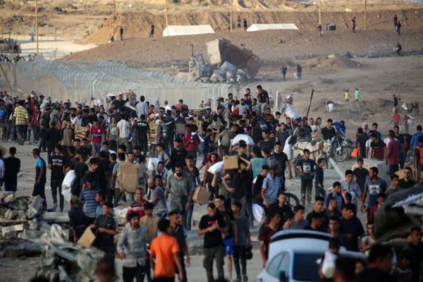 جنود الاحتلال يعترفون بتلقي أوامر لإطلاق النار على طالبي المساعدات بغزة